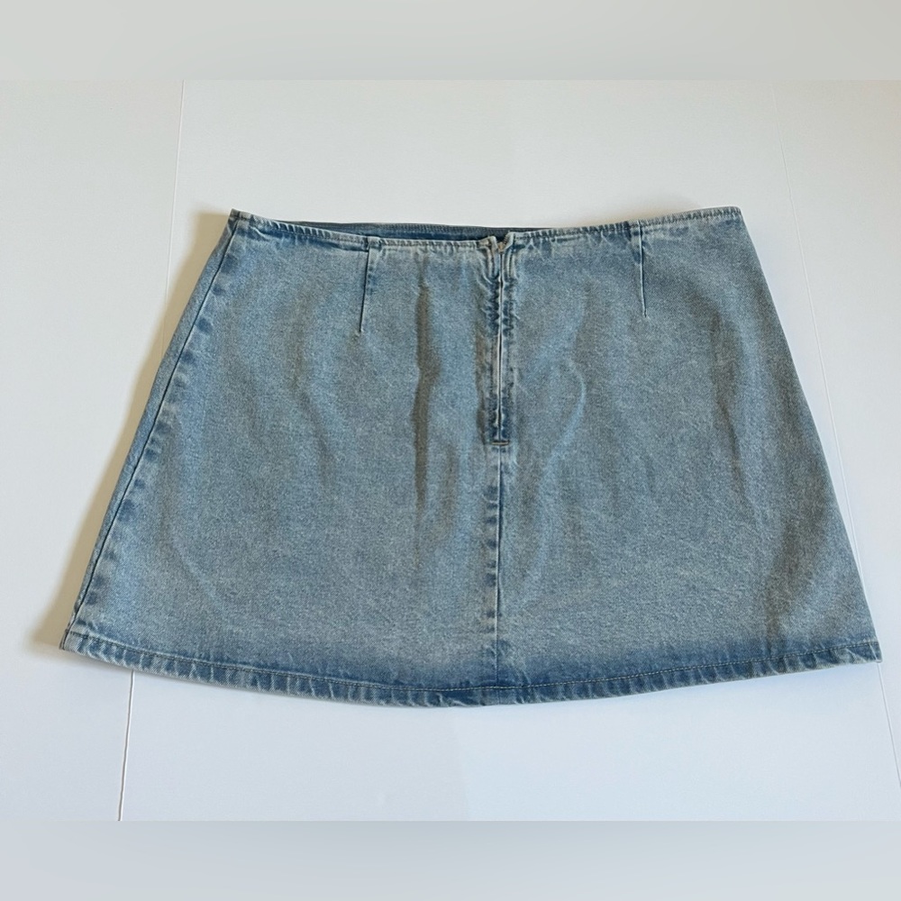 NWOT ASOS Designs Women’s Light Wash Mini Skirt SZ 16 🩵 - Picture 9 of 11
